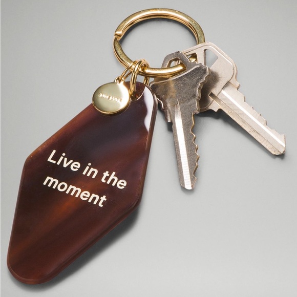 Lululemon Hotel key chain NWT - Picture 7 of 9